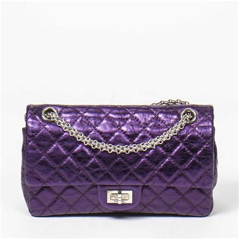 chanel metallic purple swatch
